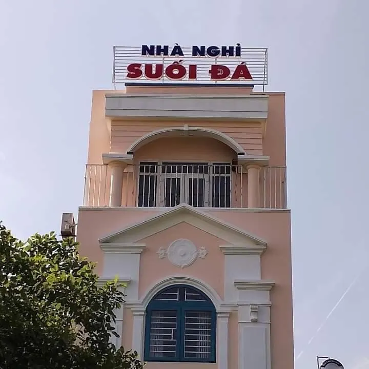 Oyo 1187 Suoi Da Motel contacts